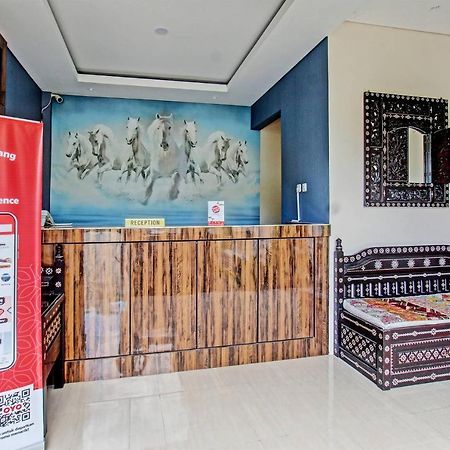 Capital O 91384 Rintaka Residence Сенгиги Екстериор снимка