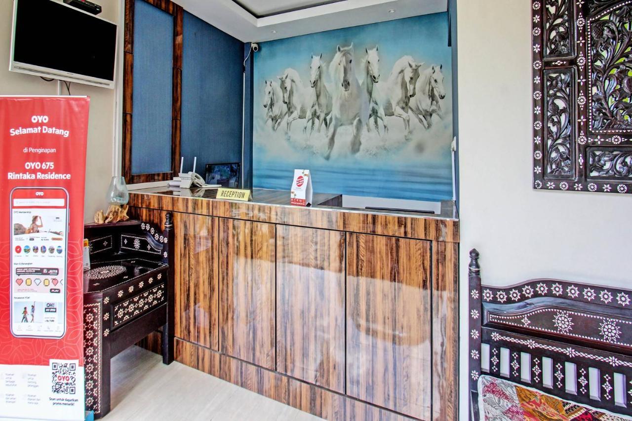 Capital O 91384 Rintaka Residence Сенгиги Екстериор снимка