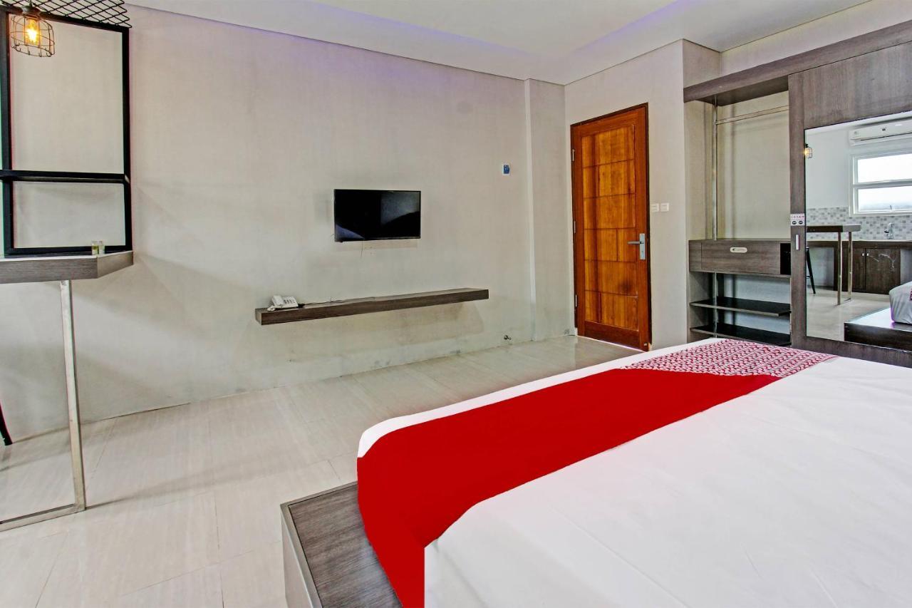 Capital O 91384 Rintaka Residence Сенгиги Екстериор снимка