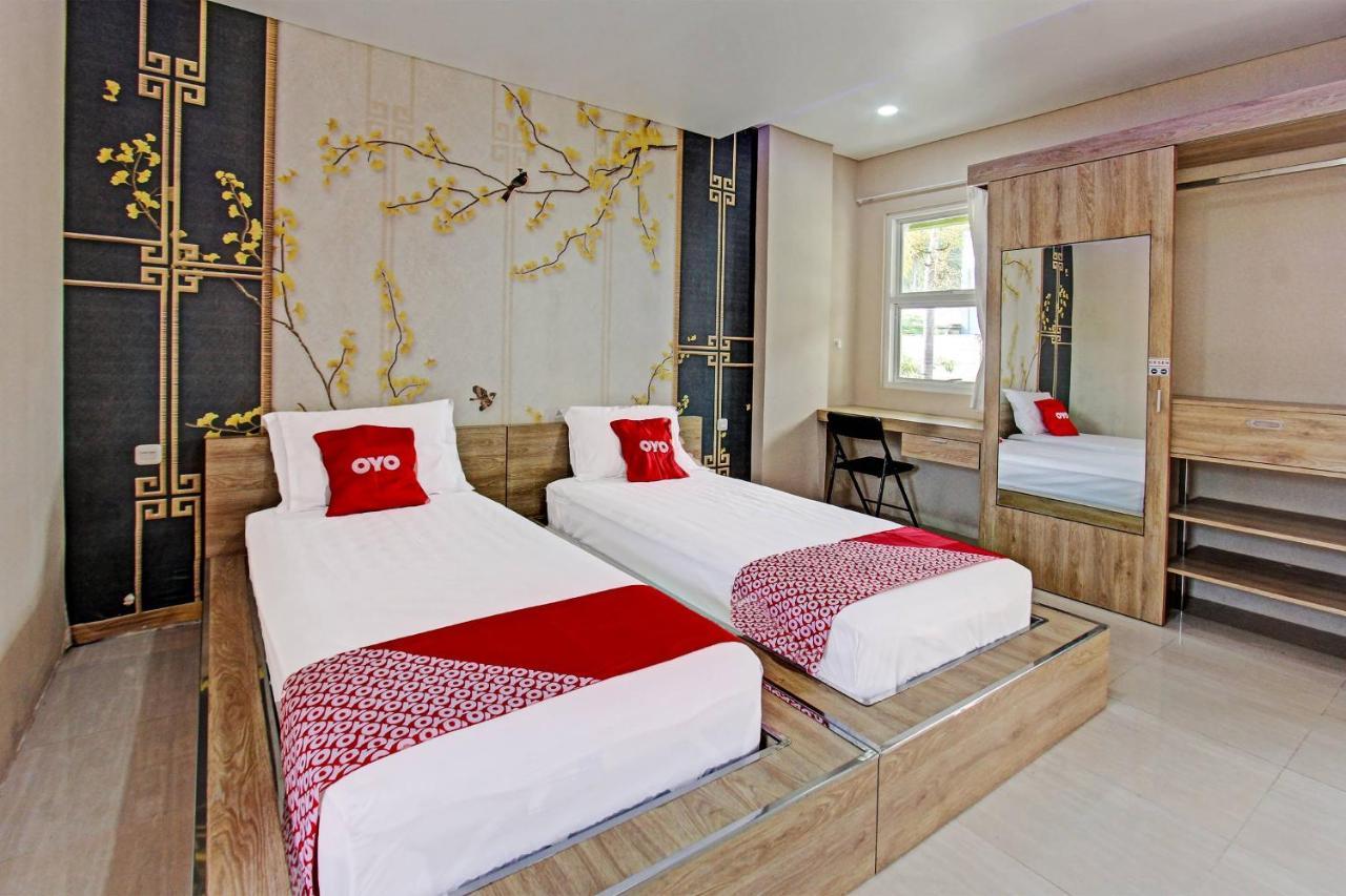 Capital O 91384 Rintaka Residence Сенгиги Екстериор снимка